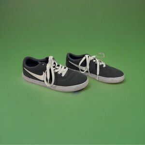 Nike SB Check Skate Shoes Men’s US 4Y / Women’s 5.5 Gray White Low Top